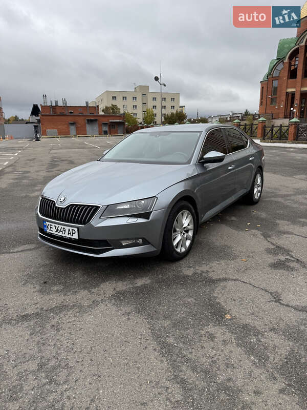Лифтбек Skoda Superb 2016 в Киеве