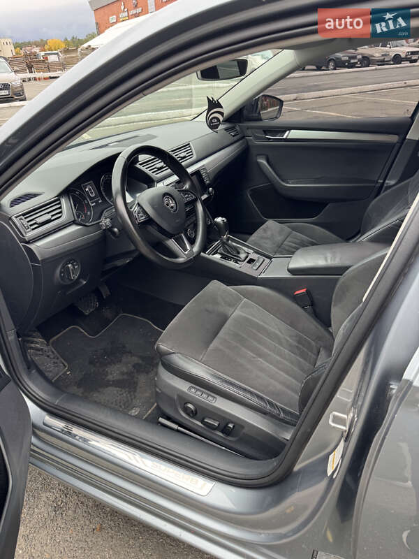 Лифтбек Skoda Superb 2016 в Киеве