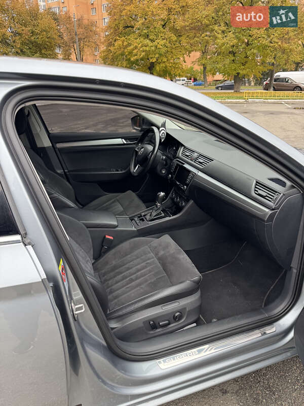 Лифтбек Skoda Superb 2016 в Киеве
