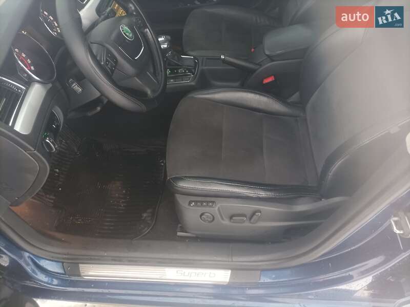 Лифтбек Skoda Superb 2009 в Львове