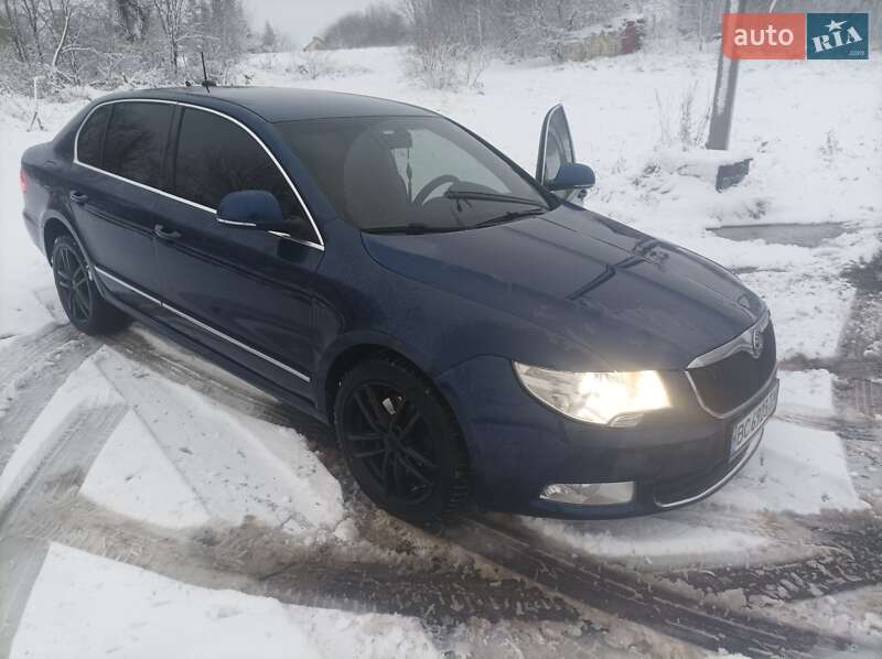 Лифтбек Skoda Superb 2009 в Львове