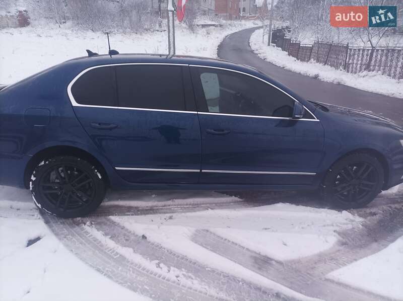 Лифтбек Skoda Superb 2009 в Львове