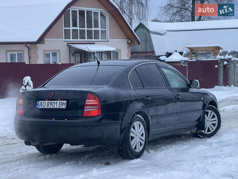 Ліфтбек Skoda Superb 2003 в Турці