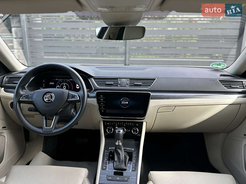 Лифтбек Skoda Superb 2019 в Луцке