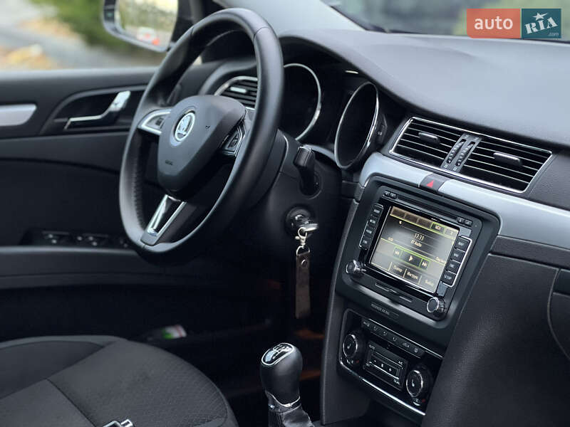Универсал Skoda Superb 2015 в Львове