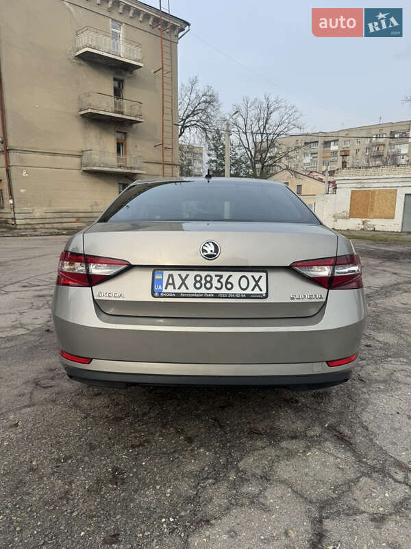 Лифтбек Skoda Superb 2016 в Харькове