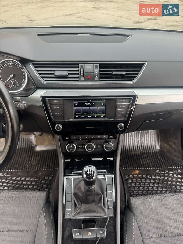 Лифтбек Skoda Superb 2016 в Харькове