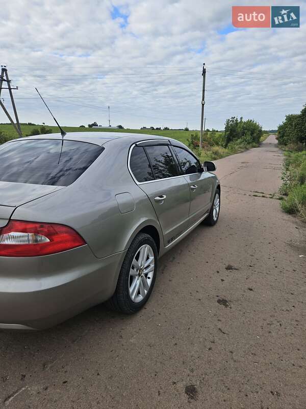 Лифтбек Skoda Superb 2008 в Гадяче