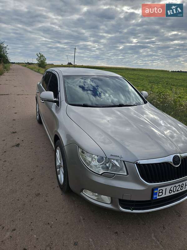 Лифтбек Skoda Superb 2008 в Гадяче