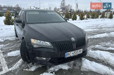 Лифтбек Skoda Superb 2016 в Мостиске