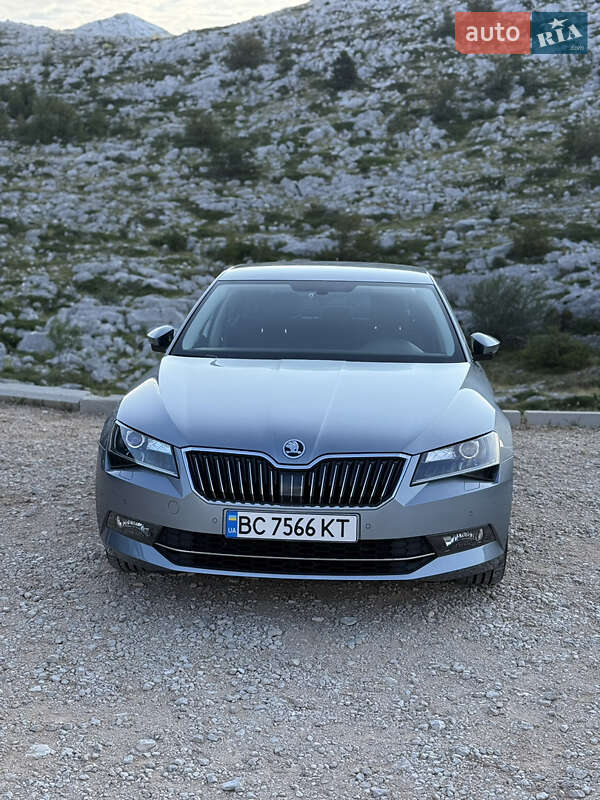 Ліфтбек Skoda Superb 2015 в Дрогобичі
