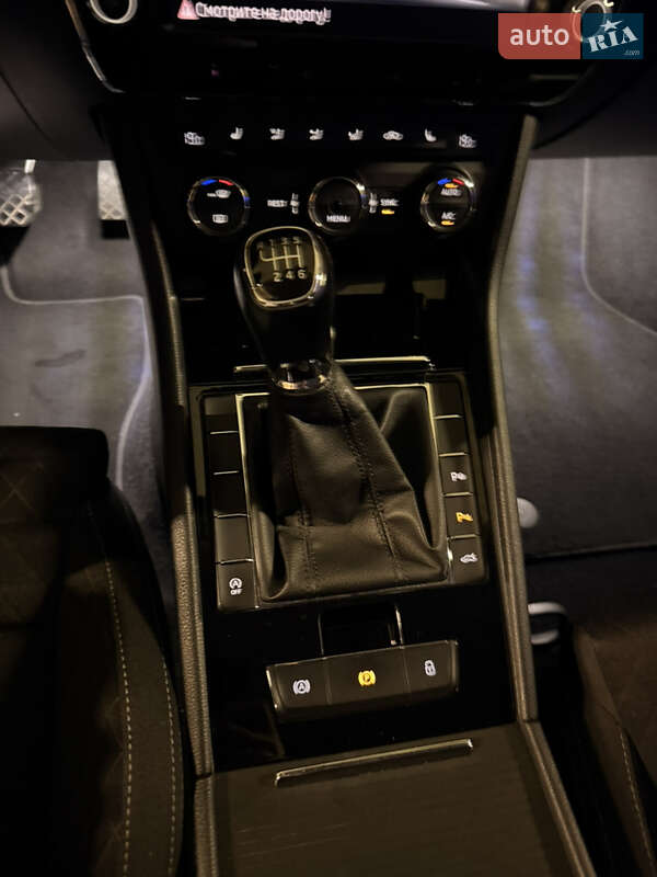 Ліфтбек Skoda Superb 2015 в Дрогобичі