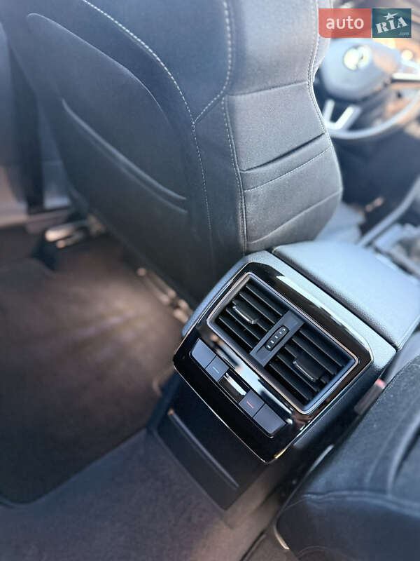 Ліфтбек Skoda Superb 2015 в Дрогобичі