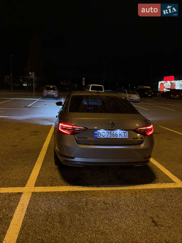 Ліфтбек Skoda Superb 2015 в Дрогобичі