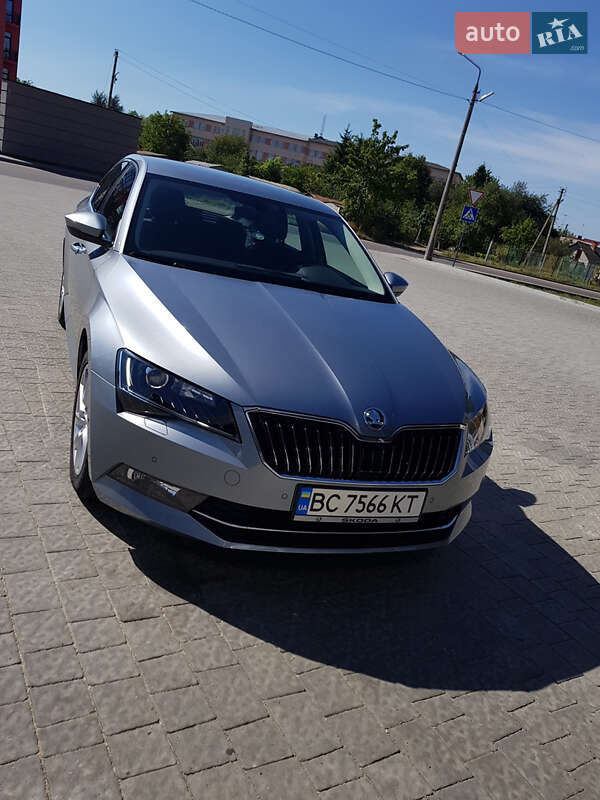 Ліфтбек Skoda Superb 2015 в Дрогобичі