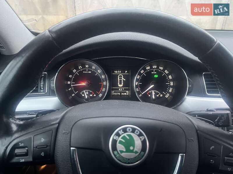 Універсал Skoda Superb 2012 в Хмельницькому