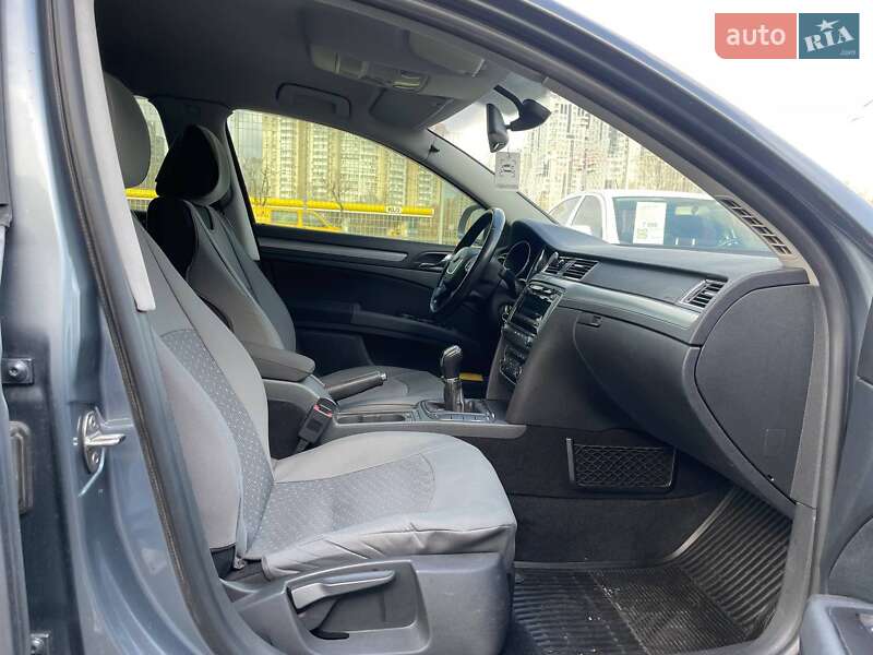Универсал Skoda Superb 2008 в Киеве