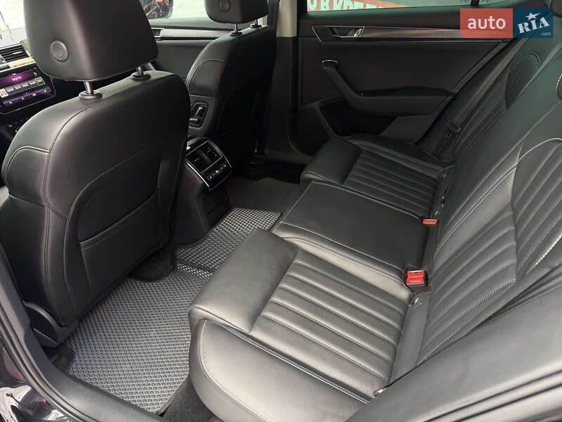 Ліфтбек Skoda Superb 2019 в Стрию