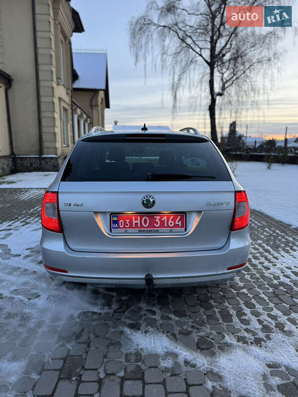Универсал Skoda Superb 2011 в Почаеве