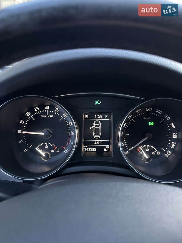 Универсал Skoda Superb 2011 в Почаеве