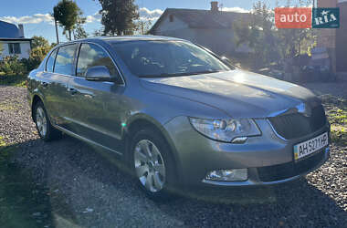 Лифтбек Skoda Superb 2012 в Львове