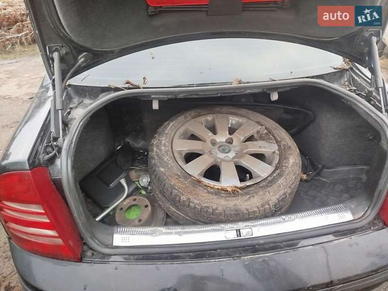 Лифтбек Skoda Superb 2005 в Киеве