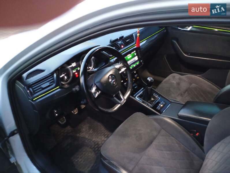 Универсал Skoda Superb 2019 в Изяславе