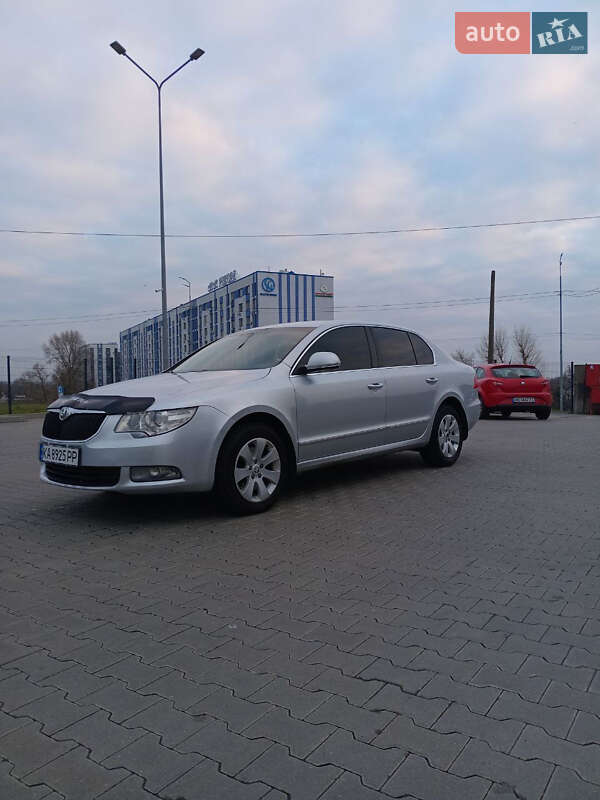 Лифтбек Skoda Superb 2013 в Киеве