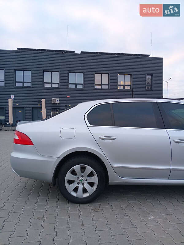 Лифтбек Skoda Superb 2013 в Киеве
