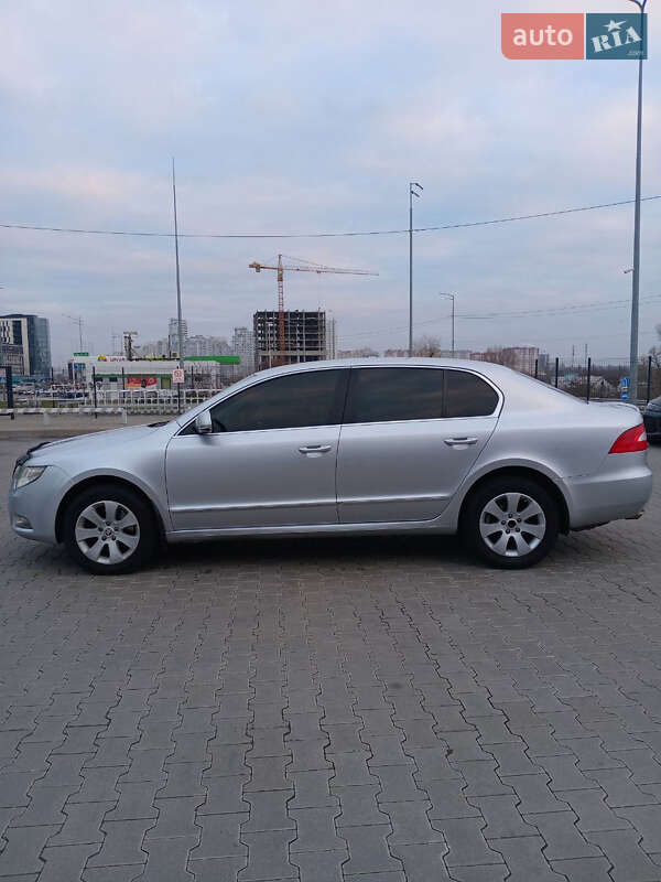 Лифтбек Skoda Superb 2013 в Киеве