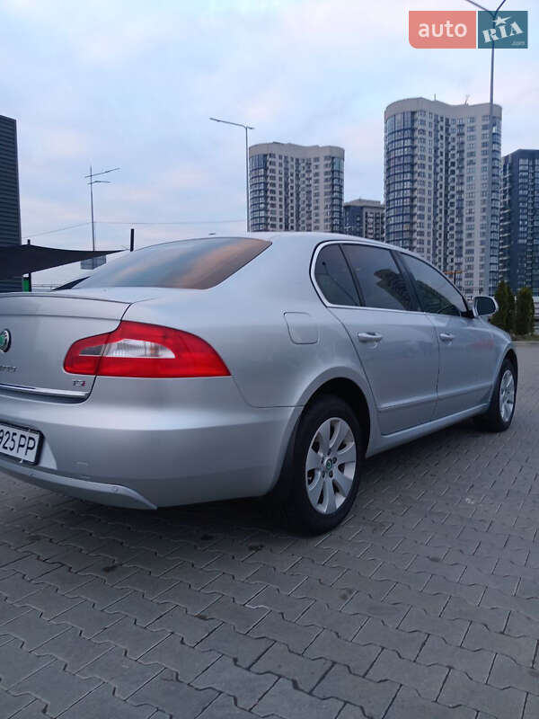 Лифтбек Skoda Superb 2013 в Киеве