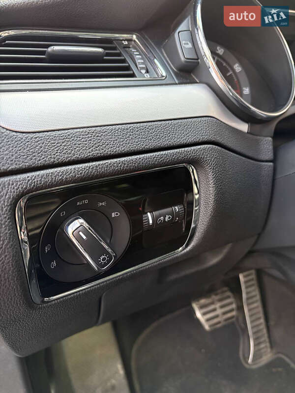 Универсал Skoda Superb 2012 в Киеве