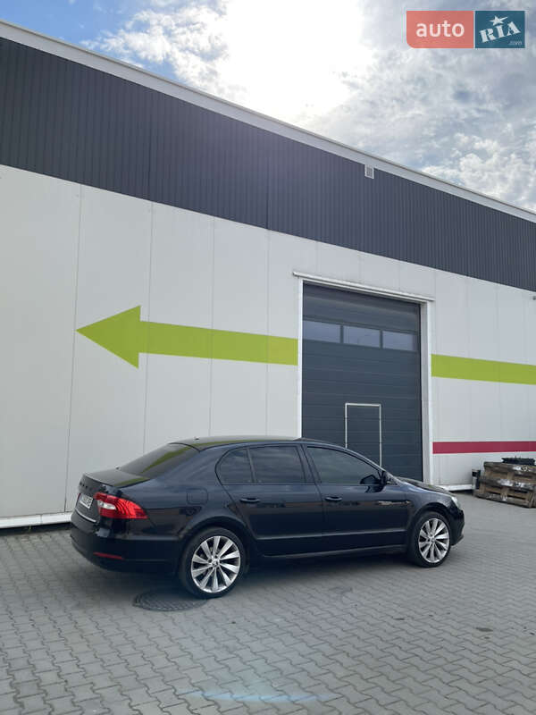 Лифтбек Skoda Superb 2014 в Ужгороде