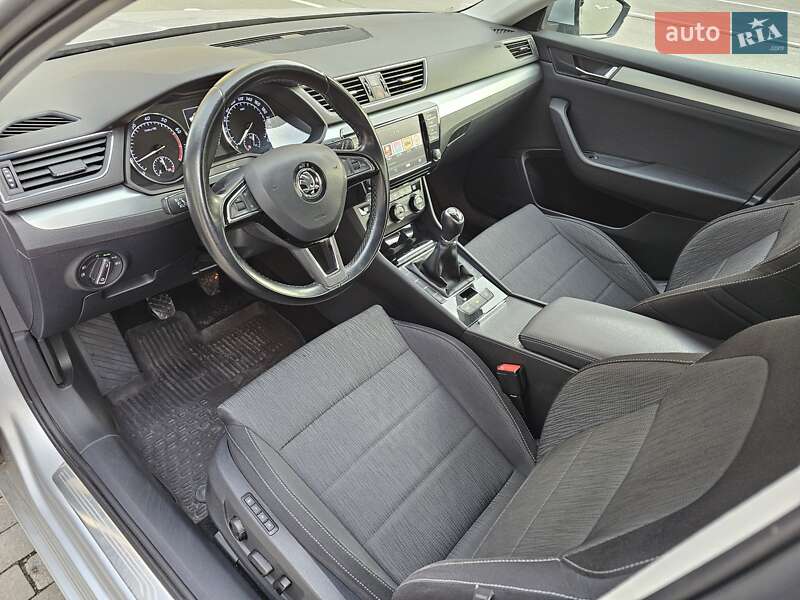Універсал Skoda Superb 2016 в Києві фото 37 Універсал Skoda Superb 2016 в Києві