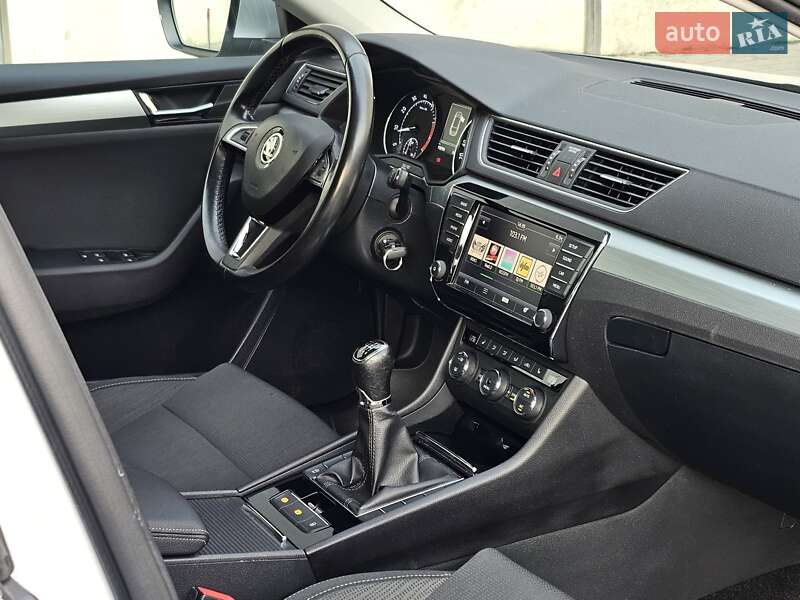 Універсал Skoda Superb 2016 в Києві фото 54 Універсал Skoda Superb 2016 в Києві