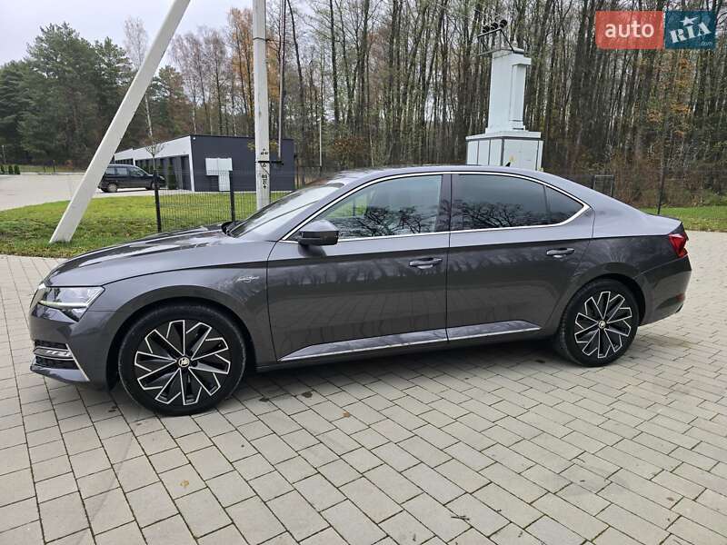 Лифтбек Skoda Superb 2021 в Ковеле