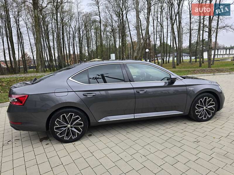 Лифтбек Skoda Superb 2021 в Ковеле