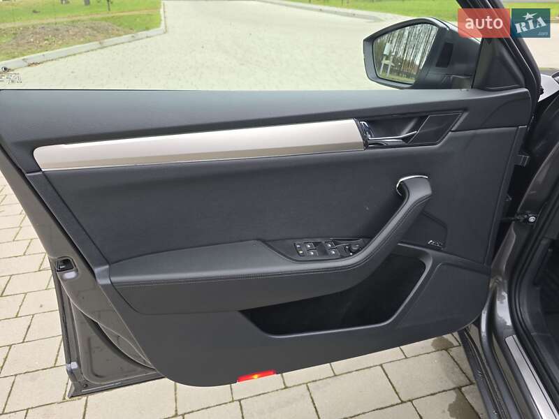 Лифтбек Skoda Superb 2021 в Ковеле