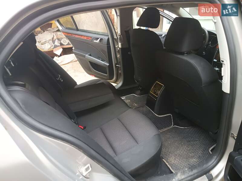 Лифтбек Skoda Superb 2010 в Стрые