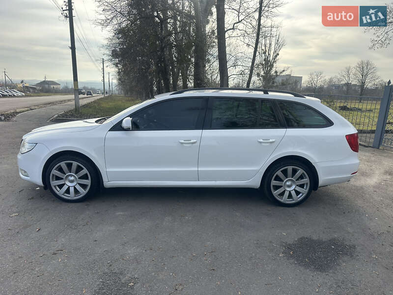 Універсал Skoda Superb 2011 в Харкові