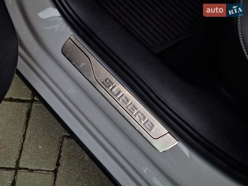 Універсал Skoda Superb 2019 в Хмельницькому