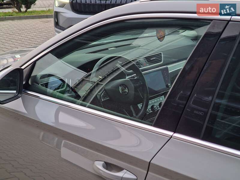 Універсал Skoda Superb 2019 в Хмельницькому