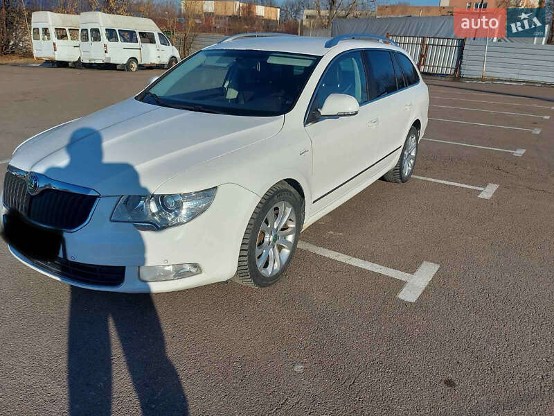 Универсал Skoda Superb 2012 в Звягеле фото 4 Универсал Skoda Superb 2012 в Звягеле