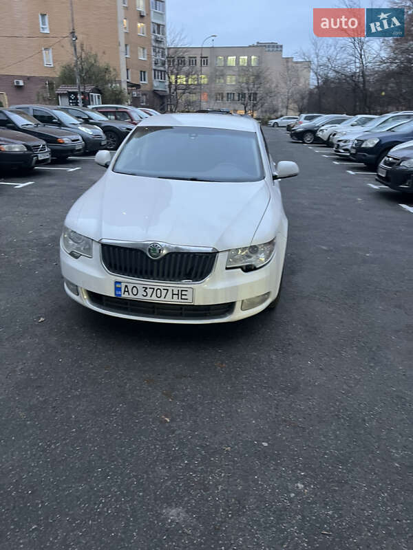 Skoda Superb 2012 Skoda Superb 2012
