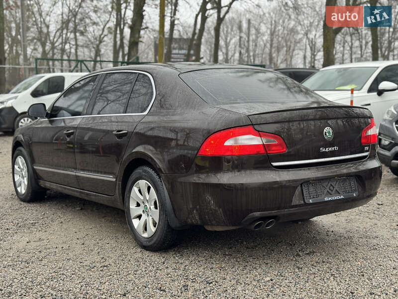Лифтбек Skoda Superb 2013 в Умани