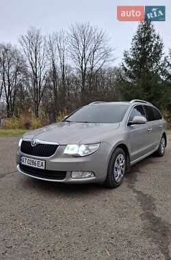 Універсал Skoda Superb 2011 в Бурштині