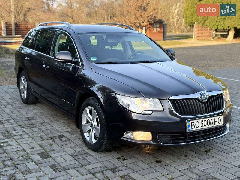 Универсал Skoda Superb 2010 в Самборе