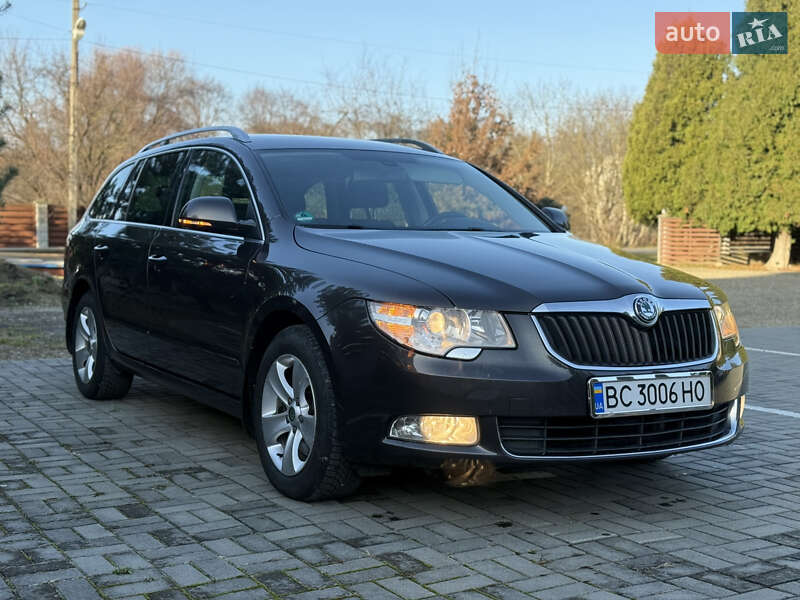Универсал Skoda Superb 2010 в Самборе