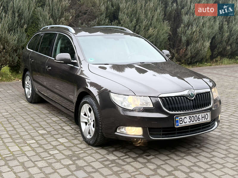 Универсал Skoda Superb 2010 в Самборе