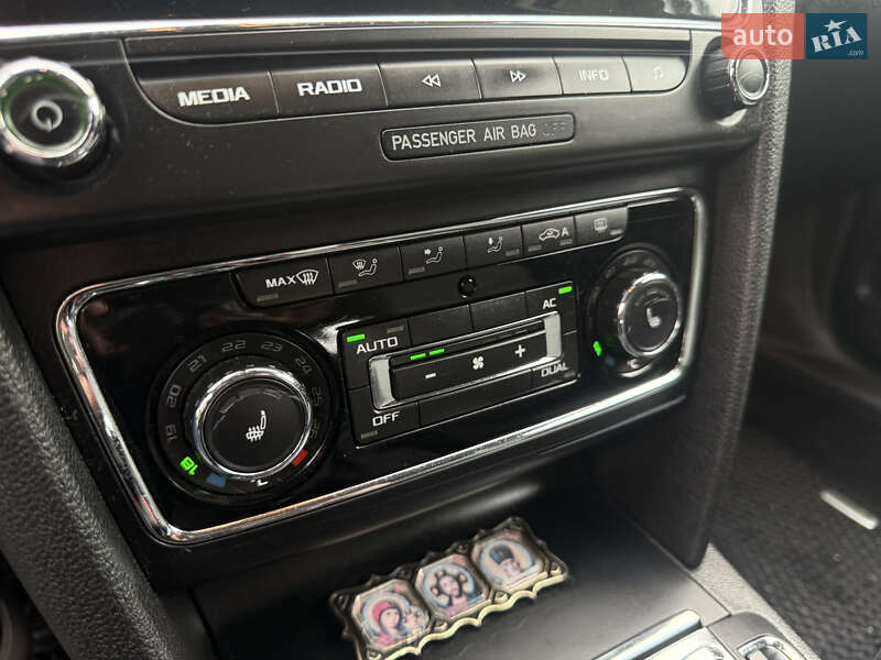 Универсал Skoda Superb 2010 в Самборе